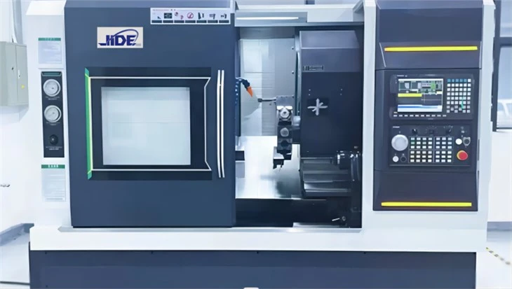 CNC soustružnický nástroj